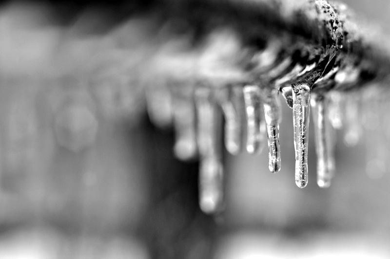 Un bătr&acirc;n din Argeş a fost găsit de vecini &icirc;ngheţat