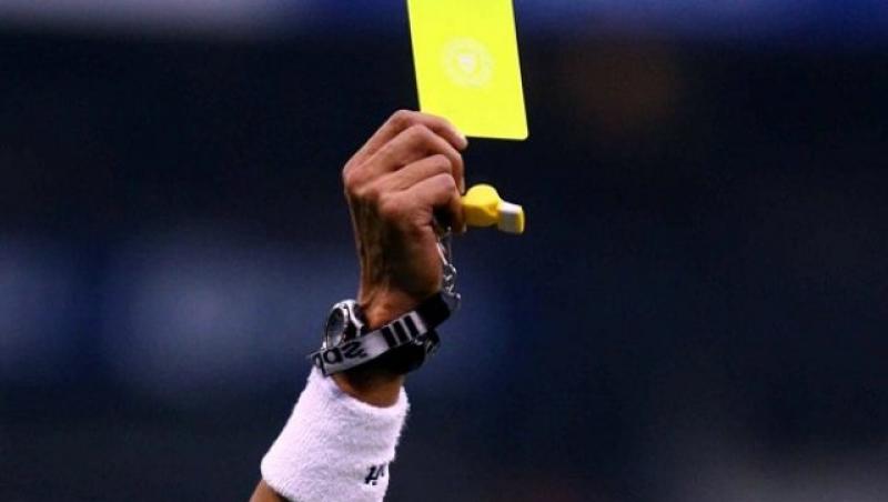 VIDEO: Ăsta e cel mai tare arbitru din istorie! Decizia incredibilă luată la un amical