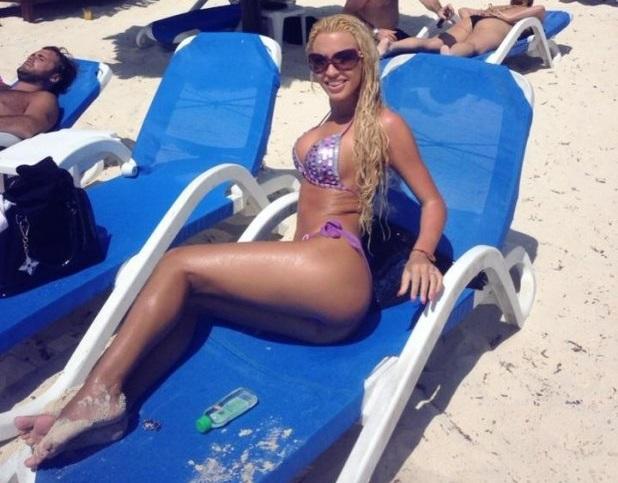 VIDEO | Loredana Chivu ne arată colecția ei de costume de baie!