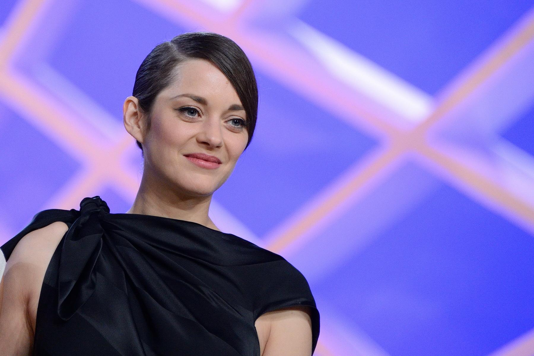 Marion Cotillard, cea mai elegantă vedetă a anului 2013