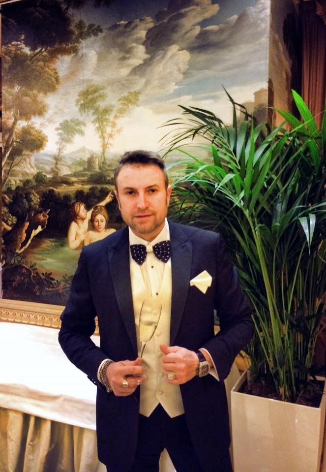 Bote este internat &icirc;n Istanbul! Primele fotografii din spital cu designerul