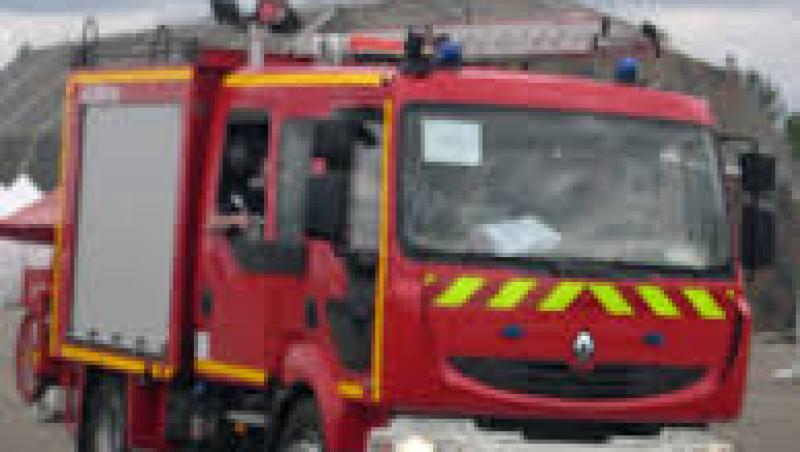 UIte cum se scoate un camion din prăpastie. Sau nu! (VIDEO FUNNY)