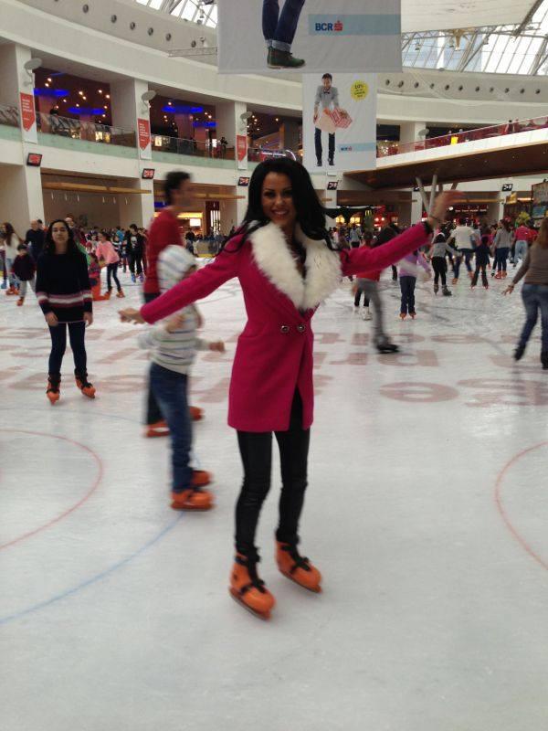 Lecţie pe patine! Daniela Crudu, combinaţie fatală &icirc;ntre sexy şi jucăuş