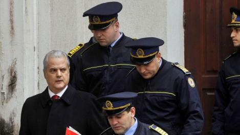 Adrian Năstase, condamnat la 4 ani de închisoare cu executare. Dana Năstase, 3 ani