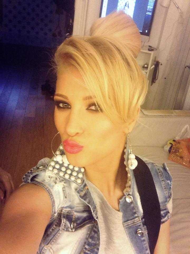 Lora le-a făcut ziua fericită fanilor! &Icirc;ntrebarea la care n-ai cum să răspunzi cu "NU"