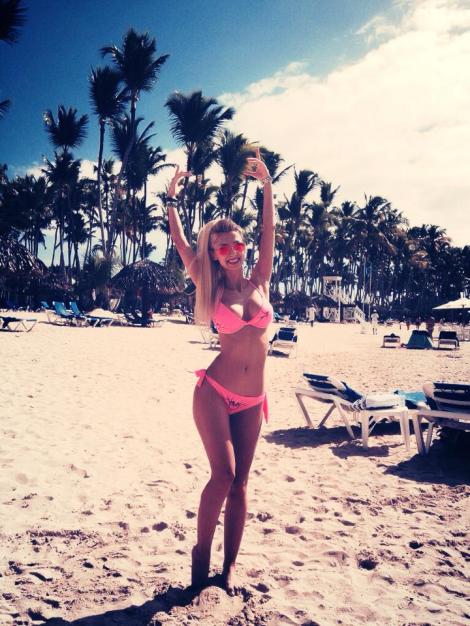 VIDEO! Andreea Bălan dansează pe ritmuri latino în Republica Dominicană!