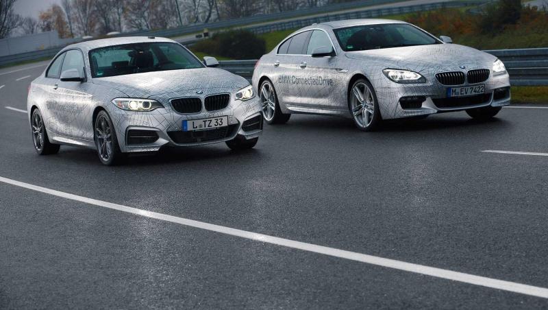 BMW a inventat mașina care merge singură de-a latul