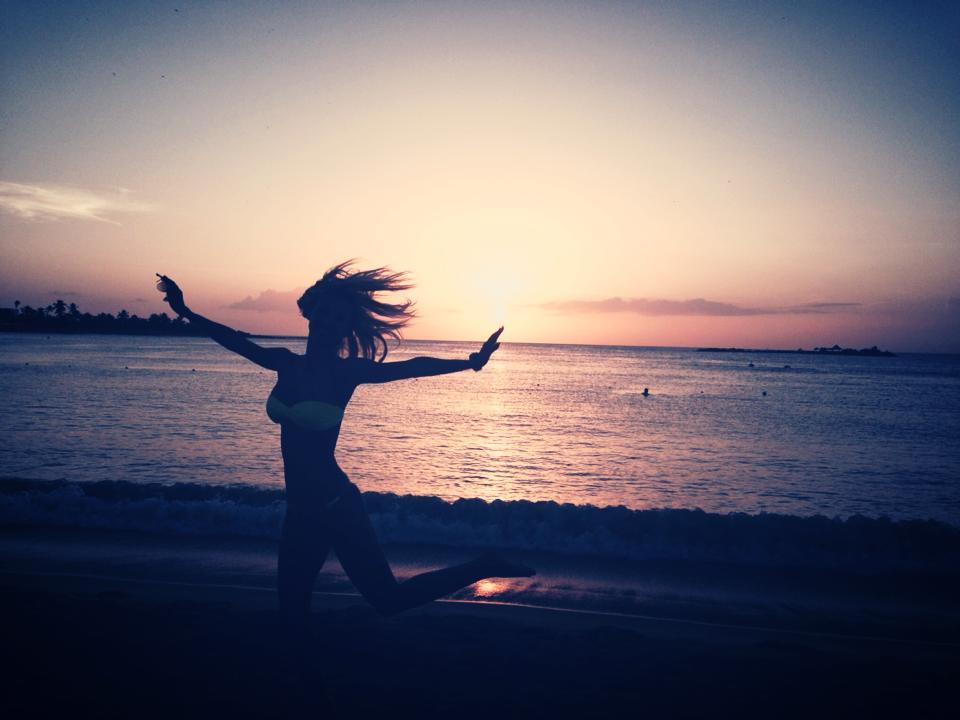 Prea sexy, prea la apus, prea pe malul mării! Andreea Bălan, o visătoare incurabilă