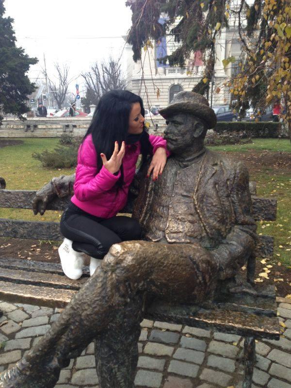 &Icirc;nt&acirc;lnire de gradul zero la Ploieşti! Daniela Crudu a dat nas &icirc;n nas cu... I.L. Caragiale