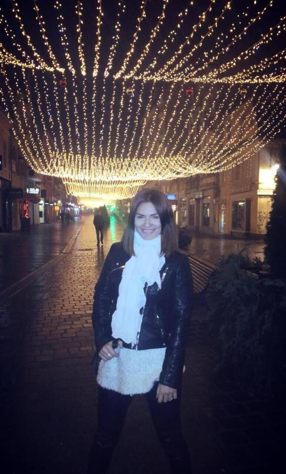 Ellie White, luminiţa de la capătul Braşovului