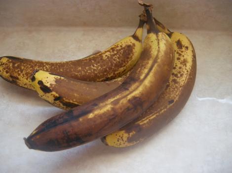 Verdict ULUITOR! Ce se întâmplă cu organismul nostru când mâncăm banane cu coaja neagră