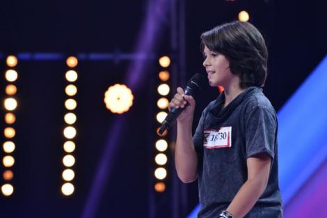 Jurații se bat pe el! Frumușel foc, mini Ristei a cucerit-o (mai ales) pe Delia: &bdquo;Poți c&acirc;nta fabulos de frumos!&rdquo;