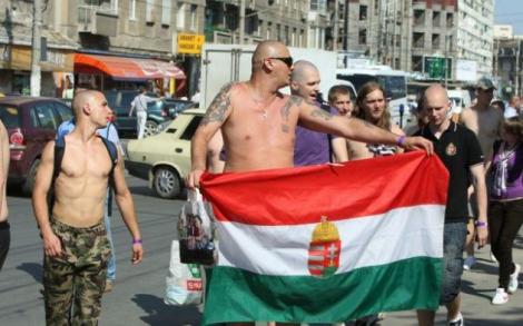 ULTIMĂ ORĂ! Mesaje acide la adresa românilor! Aproximativ 800 de fani unguri au ajuns cu trenul la Bucureşti
