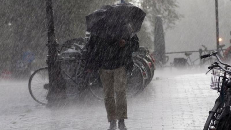 VIDEO: Vremea a luat-o razna! Un val de fenomene METEO extreme a dat peste cap Europa