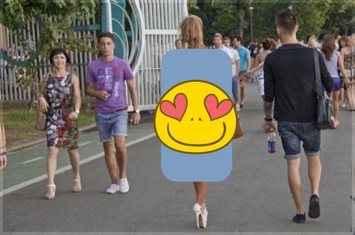 WOW! A ieșit așa pe stradă și nimeni nu și-a mai luat privirea de la EA! Imaginea a ajuns pe INTERNET