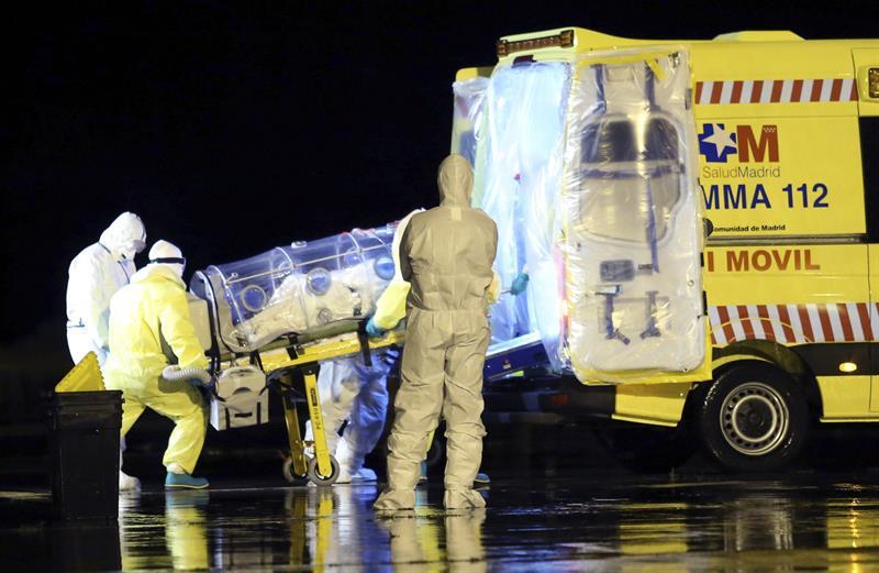 ALARMĂ! Avion izolat &icirc;n Madrid! Suspiciuni de EBOLA la bordul aeronavei