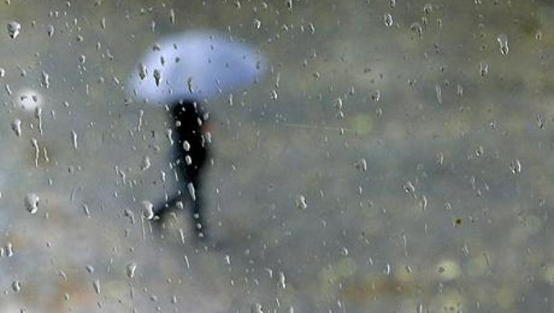 Vremea cu Flavia Mihăşan: Temperaturile sunt în scădere! Avem nevoie de umbrele, căci se anunţă ploi!