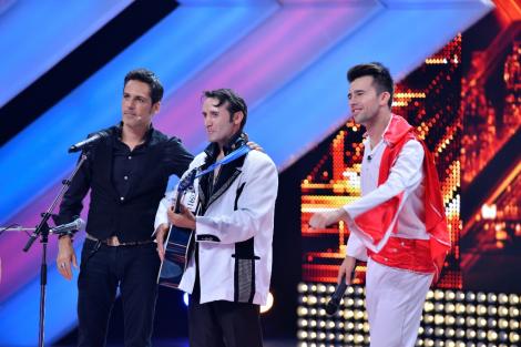 Trei Elvis pe aceeași scenă: Vasile, Ristei și juratul Ștefan Bănică fac spectacol în „Blue Suede Shoes”