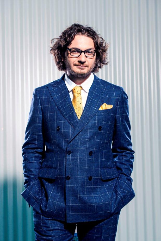 Florin Dumitrescu, un soț mereu &icirc;ndrăgostit de soția sa! Imagini INEDITE de la nunta celor doi!