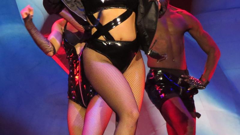 Lady Gaga, în timpul unui concert la Londra