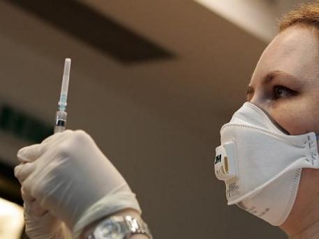 Alertă la noi &icirc;n țară! Ambulanța, trimisă să preia un bărbat SUSPECT DE EBOLA!