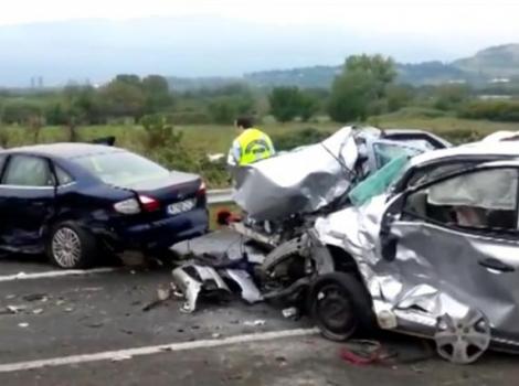 Video! Accident grav produs de un român în Grecia! 40 de maşini sunt distruse