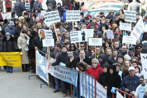 PROTEST în Piața Victoriei! Cartel Alfa cere modificarea Legii dialogului social!