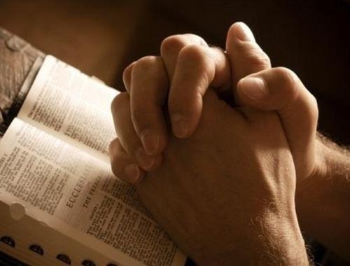 M&acirc;ine &icirc;ncepe POSTUL Crăciunului! Uite ce e bine să faci și la ce te AJUTĂ postul!