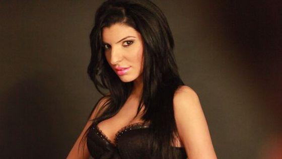 Prima apariţie publică a Andreei Tonciu cu noul ei NAS! Bruneta arată fenomenal!