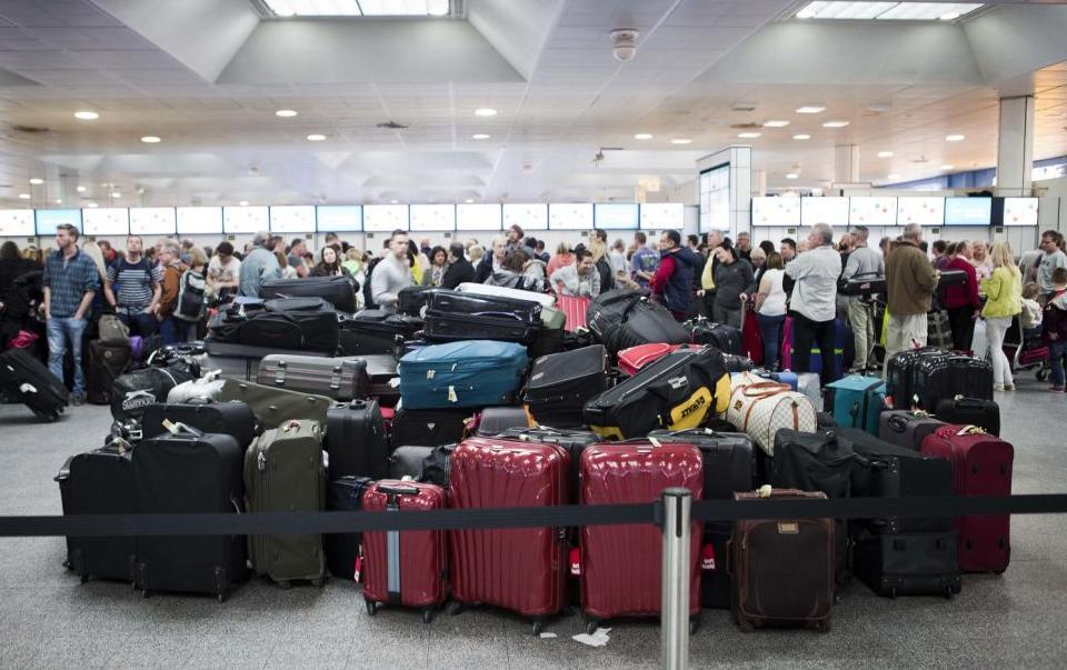 Anunţul pe care nu credeai că o să-l auzi vreodată! Vezi &icirc;n ce oraş important vor fi interzise valizele folosite de noi toţi