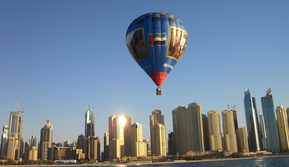Zboară cu balonul de Revelion!
