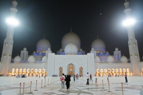 Descopera spiritul religios al locuitorilor din Dubai