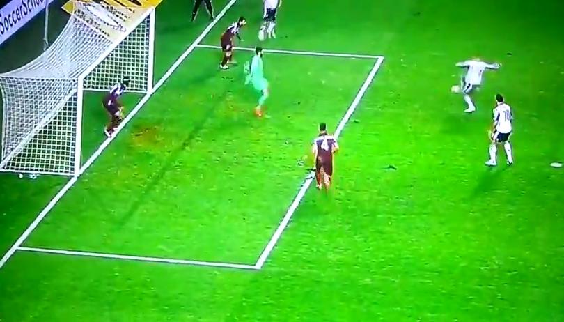 VIDEO: Se &icirc;nt&acirc;mplă la 1000 de ani! Cele mai TARI ratări şi cel mai PENAL gol... &icirc;ntr-o singură fază