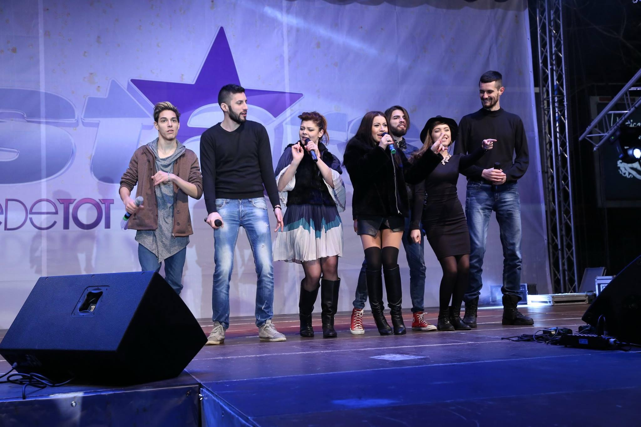 &Icirc;nceput de drum pentru ei! Semifinaliștii X Factor au susținut primul lor concert