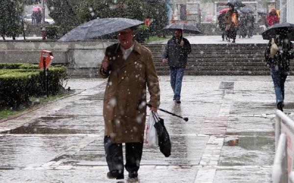 Vreme neobişnuită pentru această perioadă! Ce se &icirc;nt&acirc;mplă cu temperaturile astăzi şi m&acirc;ine