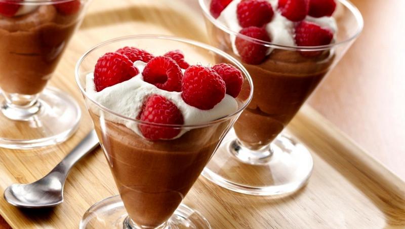 Mousse-ul de ciocolată este desertul PERFECT! Încearcă o reţetă rapidă, cu puţine ingrediente şi un gust fabulos