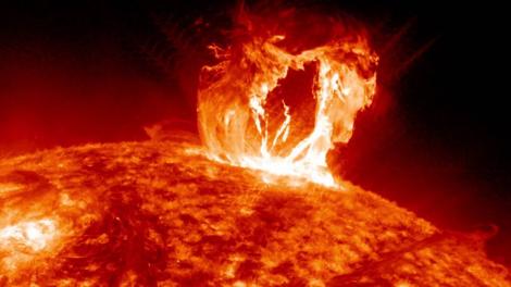 Soarele, o adevărată ameninţare pentru Pământ!? "Este de CINCI ori mai mare, iar exploziile solare, mult mai frecvente". Oamenii de ştiinţă sunt speriaţi! Nu au nicio explicaţie