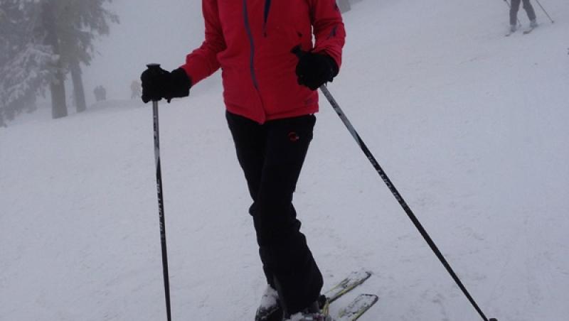 Geanina Ilieș a învățat acum doi ani să schieze și de atunci se declară îndrăgostită de acest sport!