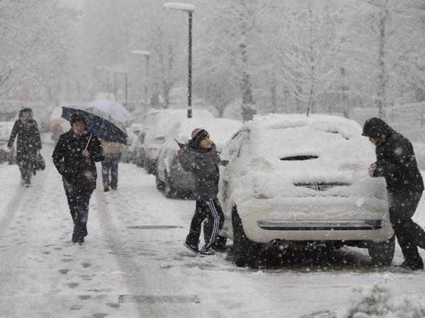 Iarna &icirc;şi intră &icirc;n rol! AVERTIZARE METEO: Ninsori, v&acirc;nt puternic şi polei &icirc;n toate zonele ţării