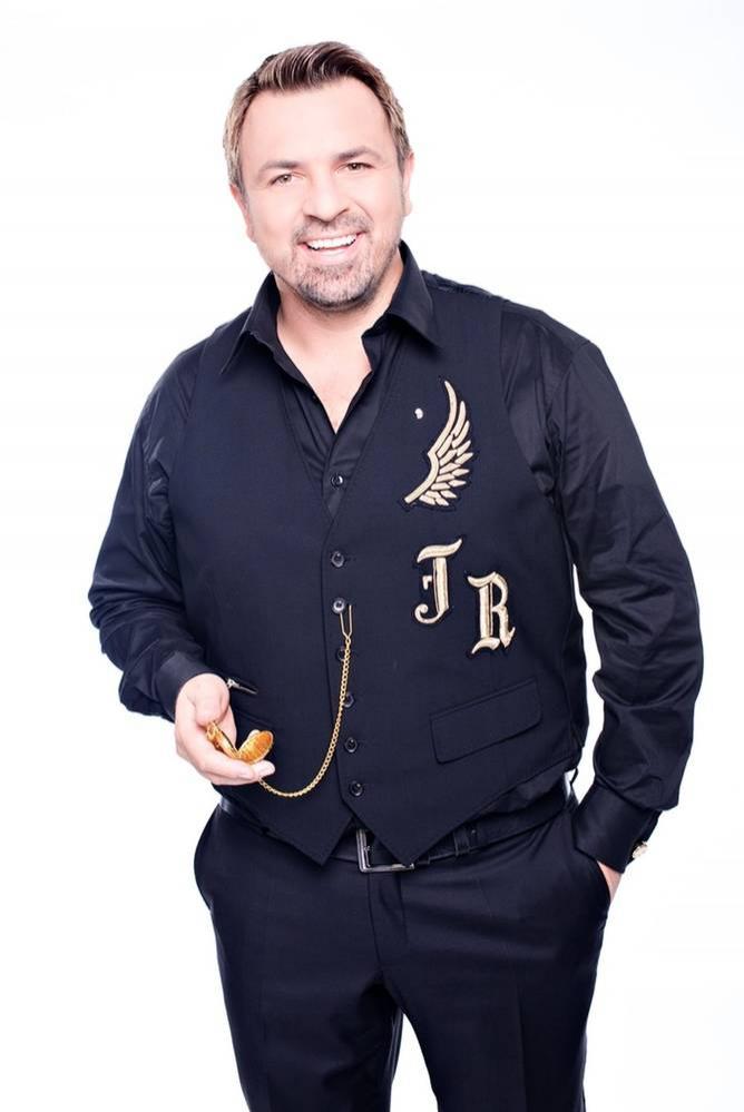 Nu l-ai mai văzut niciodată aşa pe Horia Brenciu! Juratul X Factor, alături de tatăl său, &icirc;ntr-o fotografie de pus &icirc;n ramă