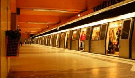 Revelion 2015: Cum circulă metroul și mijloacele RATB în noaptea dintre ani!
