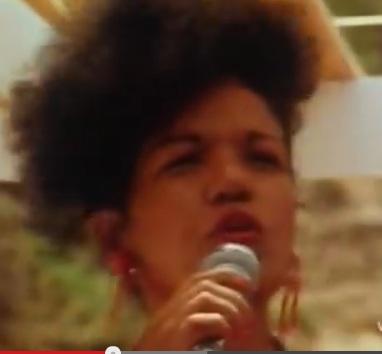 Colaborare de zile mari! O trupă rom&acirc;nească, &icirc;n duet cu Loalwa Braz, interpreta piesei "Lambada"!