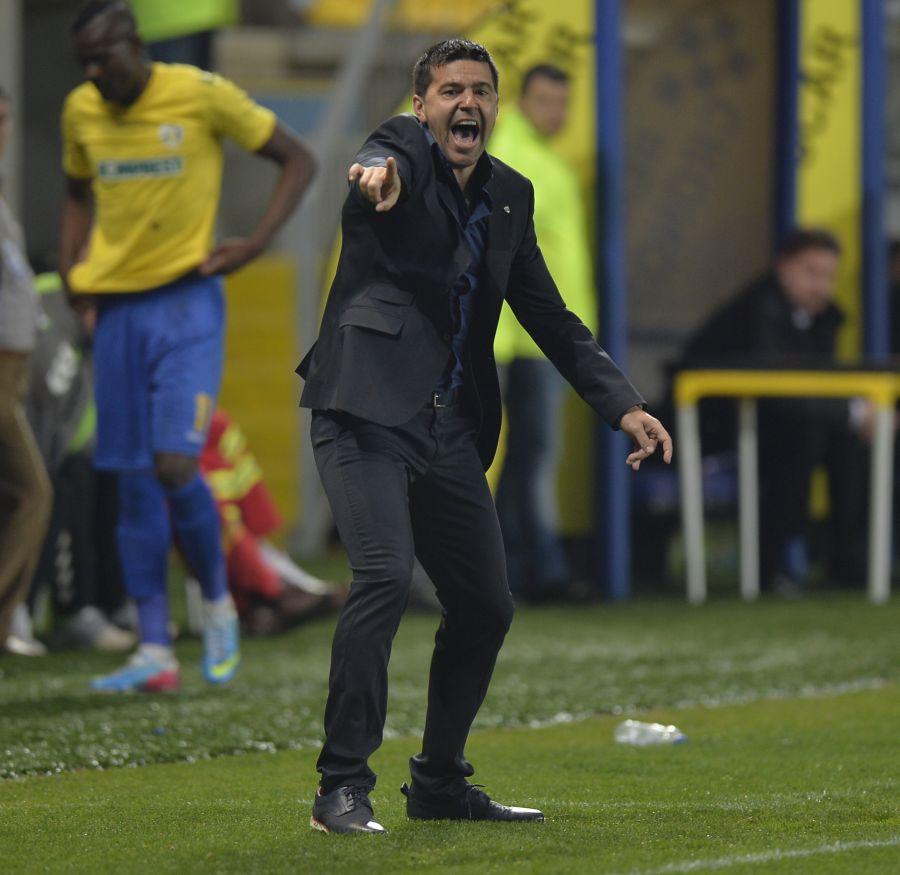 Fără şef &icirc;n haita de "lupi"! Cosmin Contra ar putea s-o părăsească pe Petrolul