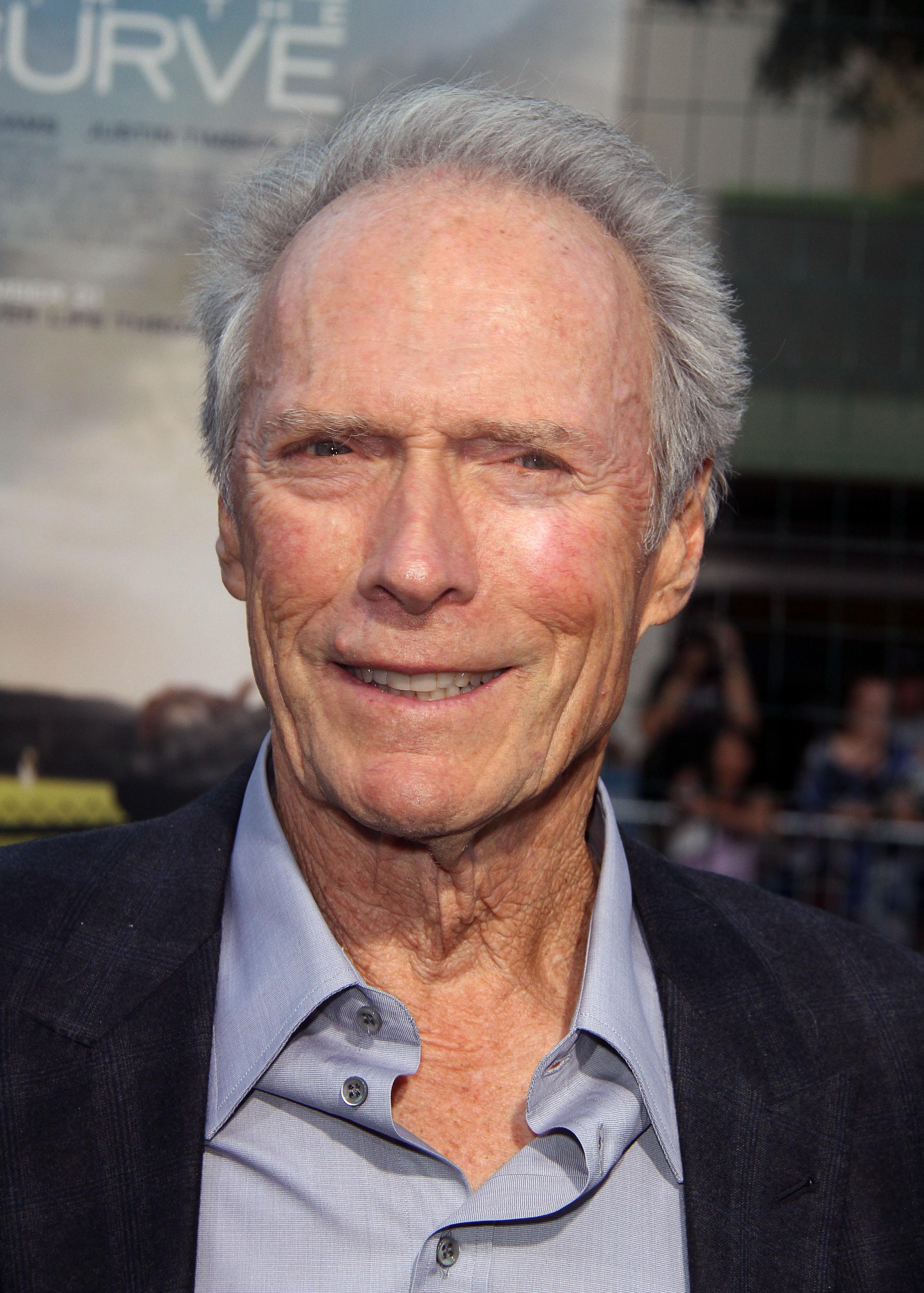 Clint Eastwood, erou şi &icirc;n viaţa reală: A salvat un bărbat care se &icirc;necase