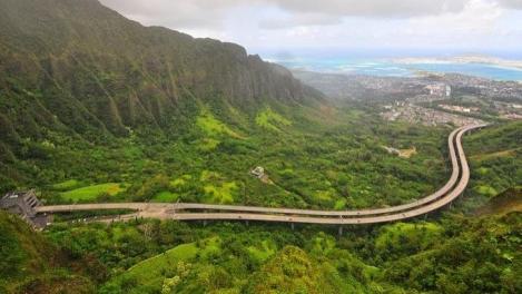 Cea mai frumoasă şi mai scumpă autostradă din lume e în Hawaii!