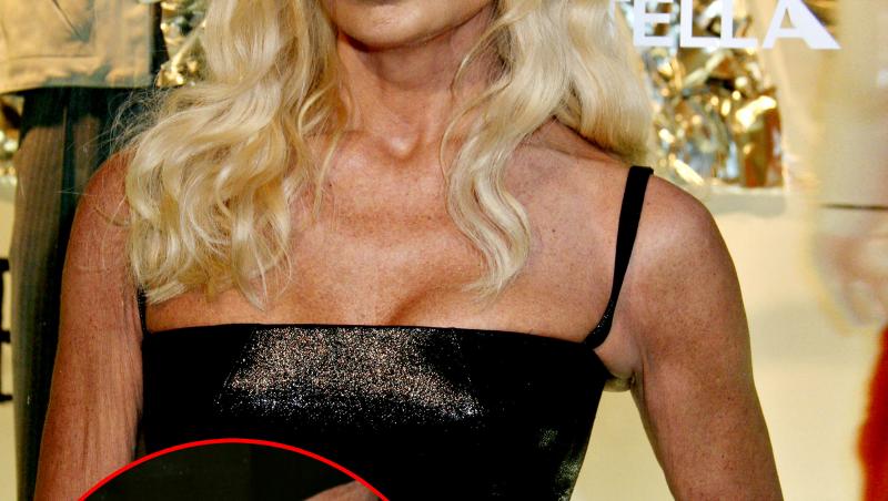 FOTO: Donatella Versace, distrusă de operațiile estetice. Iată cât de oribil arată creatoarea de modă!