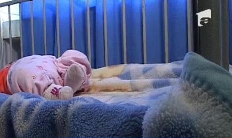 E O MINUNE! Un bebeluş din Piteşti a supravieţuit miraculos &icirc;n condiții greu de imaginat!