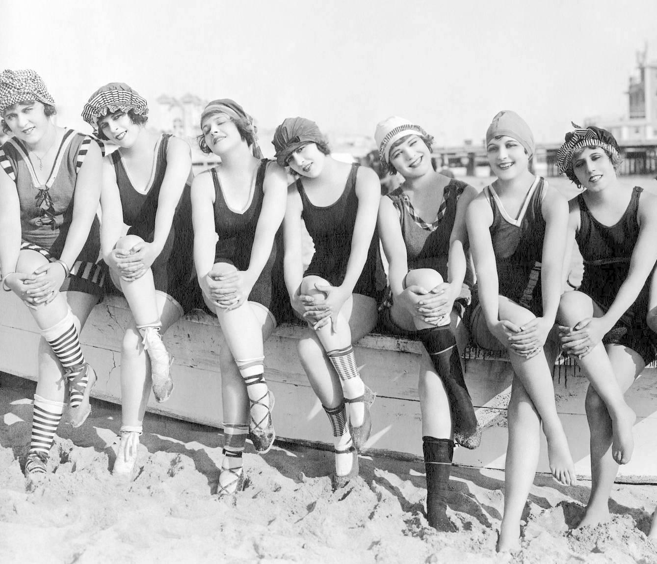 Cei mai cunoscuți comici, fustangii notorii! Cum arătau cele 7 femei din viața lor