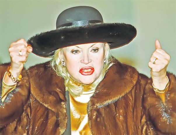 Mama Zina, campioană &icirc;n azil! Bate pe toată lumea la rummy