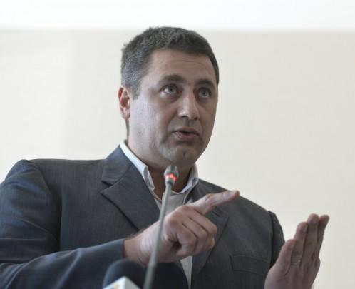 Alexandru Dedu s-a instalat la Federaţia de Handbal
